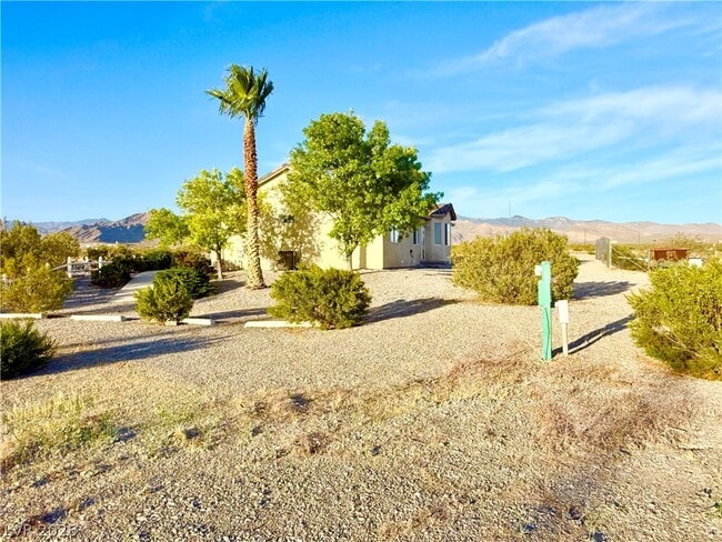 Building Photo - 4467 E Dandelion St