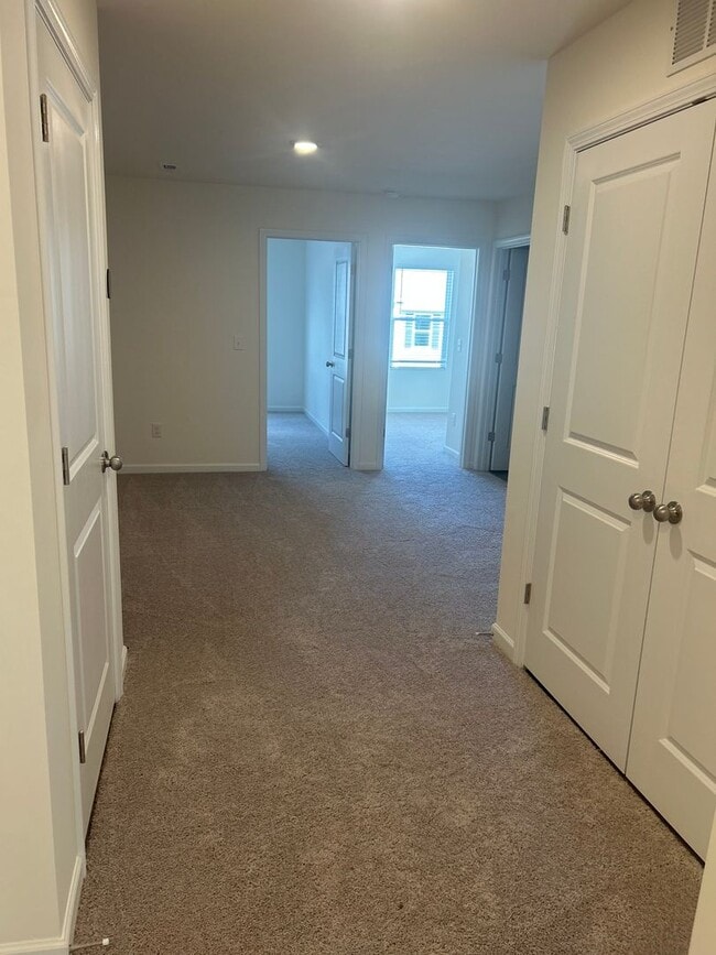 Building Photo - Brand new Townhome in Newton