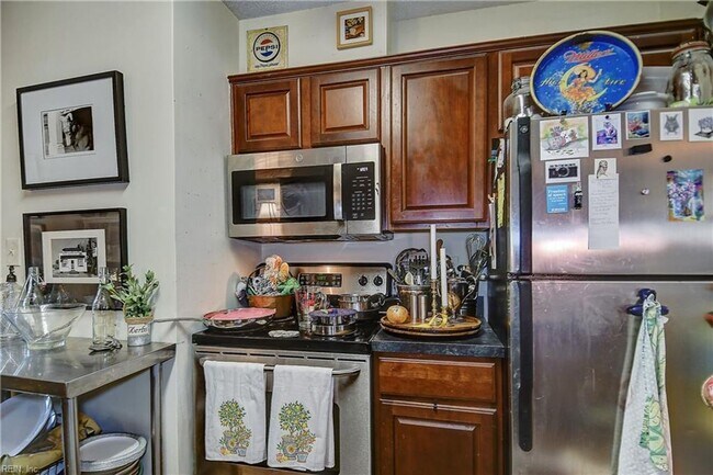 Building Photo - Ghent on the Square