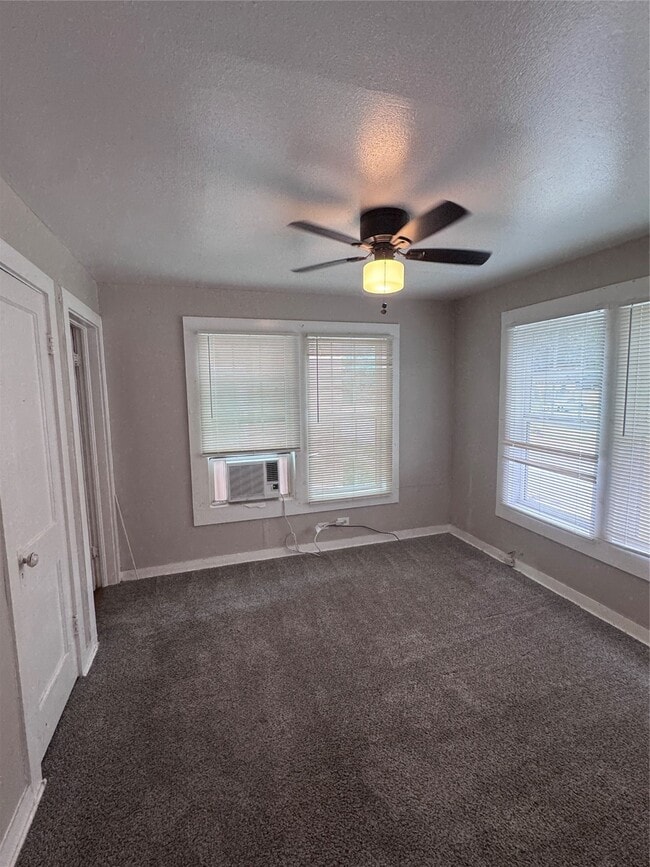 Building Photo - 2613 Nettleton St