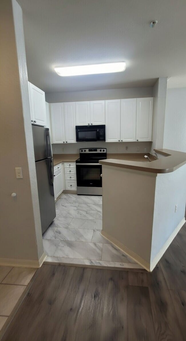 Building Photo - 4221 W Spruce St