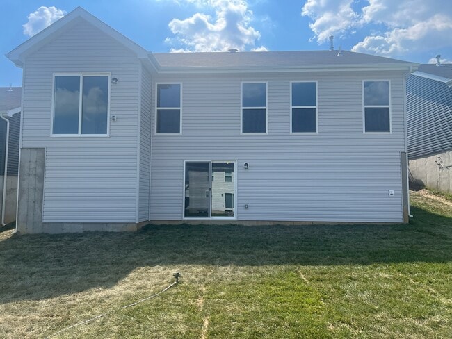 Building Photo - 606 Allegiance Dr