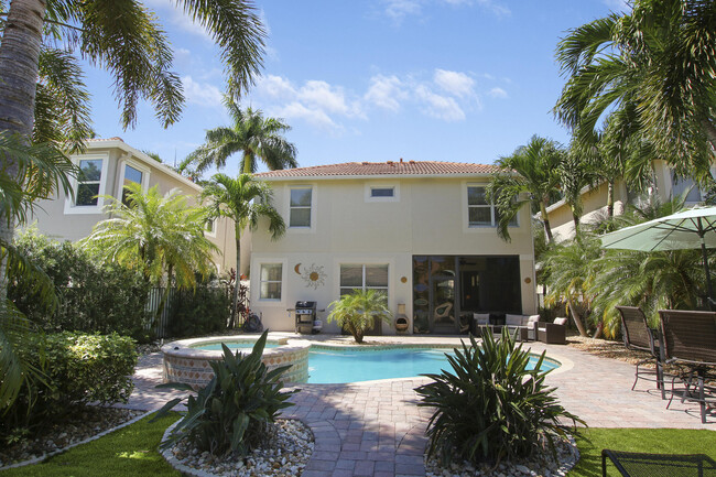 Building Photo - 8210 Calterra Dr