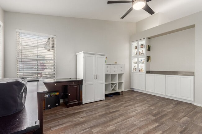 Building Photo - Custominzed home with lots of upgrades and...