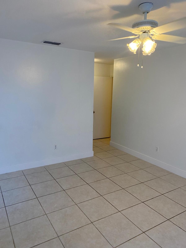 Building Photo - 1413 Abberton Dr