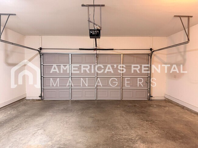 Building Photo - MOVE IN SPECIAL!!! - Home for rent in Calera, AL!!! - Receive 1 FREE MONTH if a 15-month lease is...