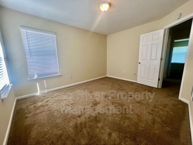 Building Photo - 2074 Heritage Oaks Ct