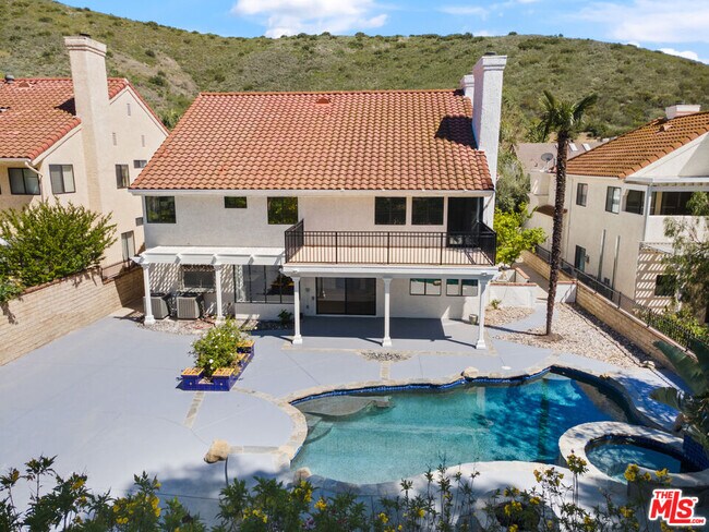 Building Photo - 6143 Lake Lindero Dr