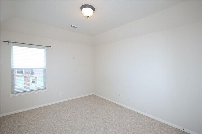 Building Photo - 4810 Zachary Ln