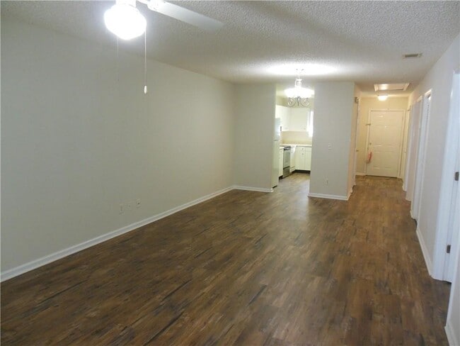 Building Photo - 141 Winter Chase Ln