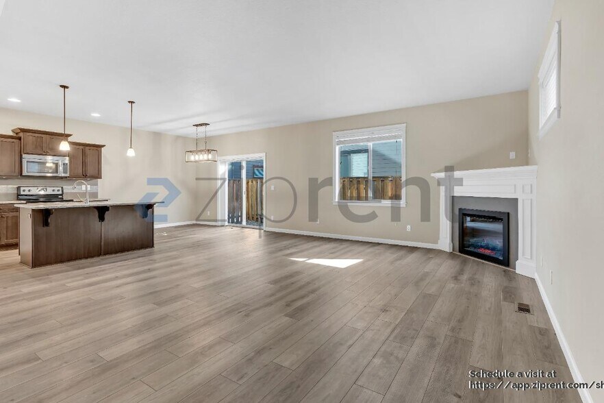 Building Photo - 2812 25th Pl