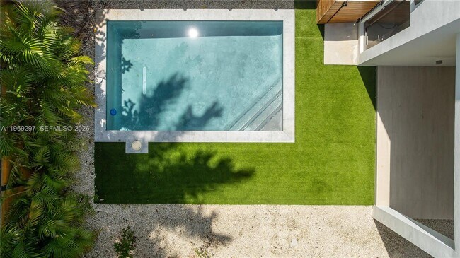 Building Photo - 3047 Elizabeth St