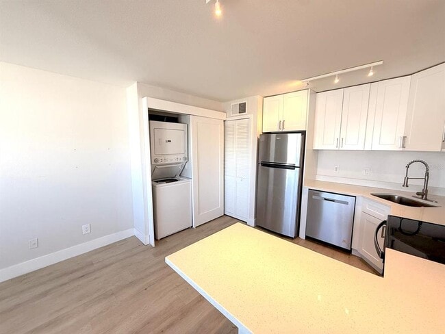 Building Photo - 4724 Walden Cir