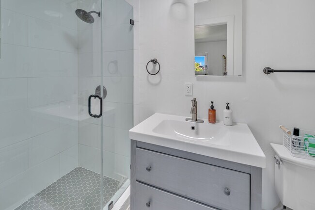 Building Photo - 4129 Vermont St