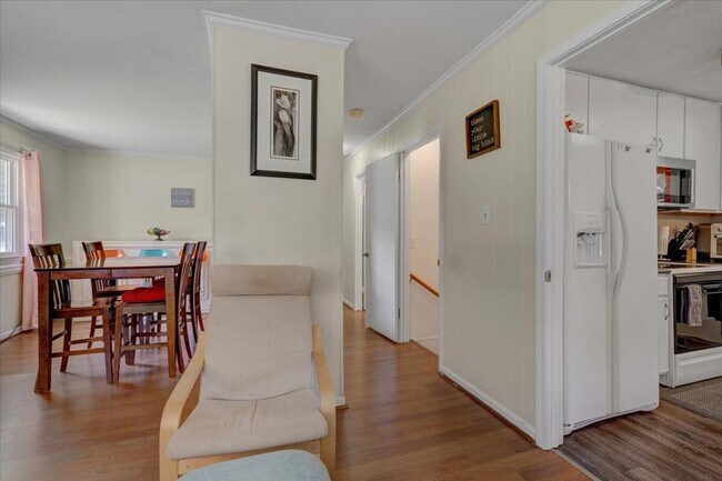 Building Photo - 102A White Oak Dr