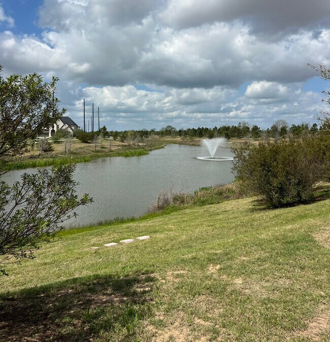 Building Photo - 5406 Holly Hvn Ct