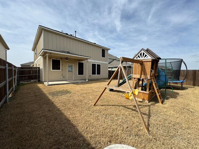 Building Photo - 816 Black Alder St