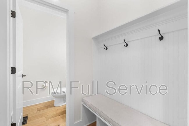 Building Photo - 537 Eastboro Dr