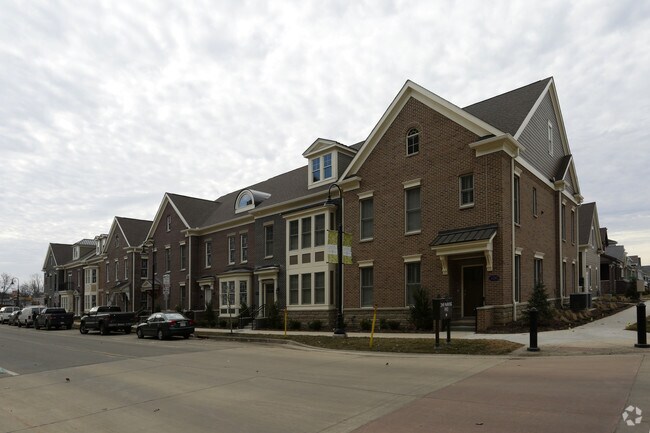 Building Photo - Triumph Court Townhomes