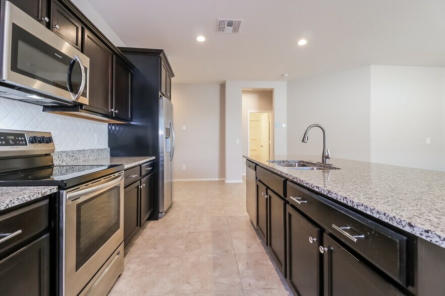 Building Photo - 25569 W Desert Dr