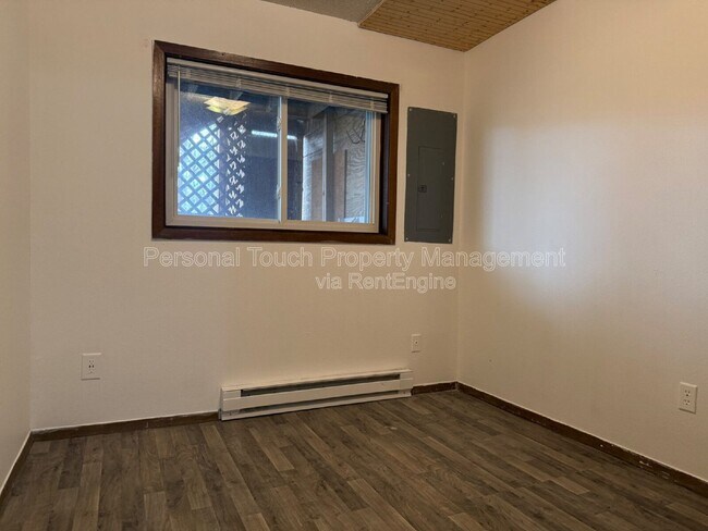 Building Photo - 2131 2nd Ave E