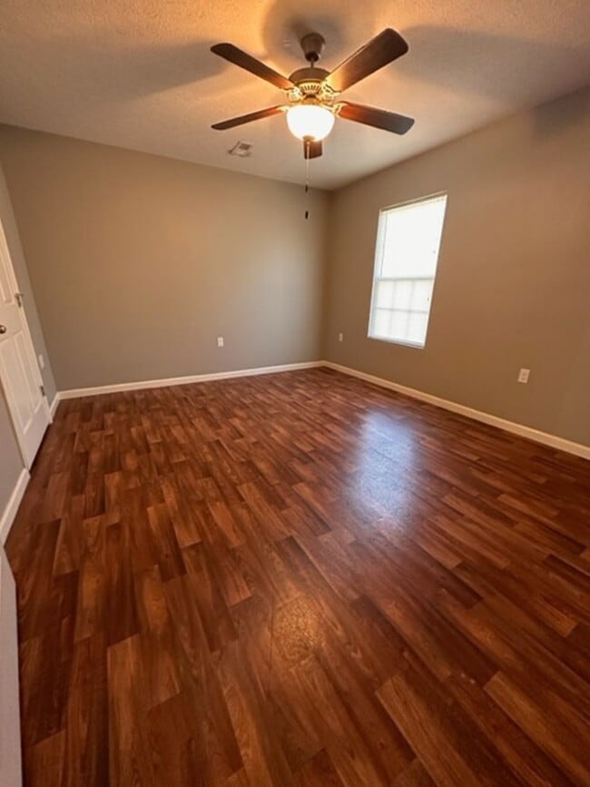 Building Photo - 106 Nancy Ln