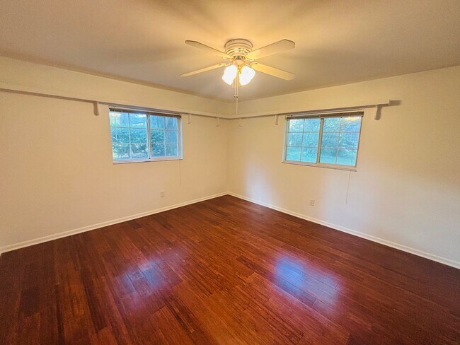 Building Photo - Forest of Golden Hills 3/2/2 ***Hidden Gem***