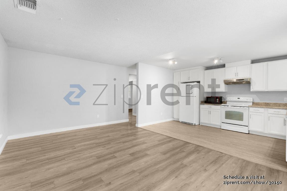 Building Photo - Unit
