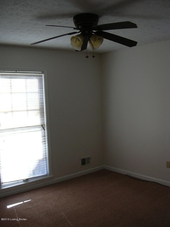 Building Photo - 304 S Evergreen Rd