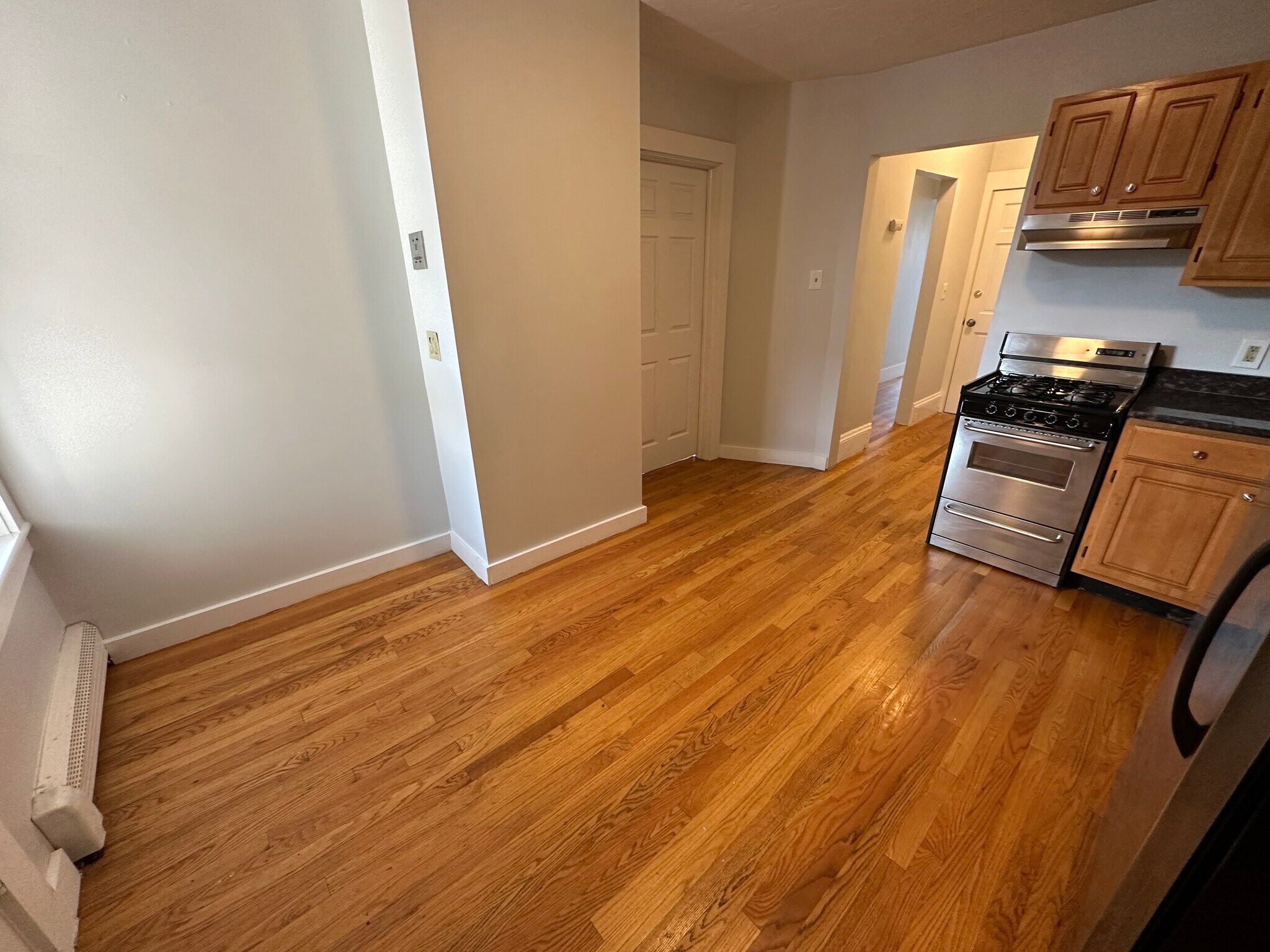 Building Photo - 857 E 1st St