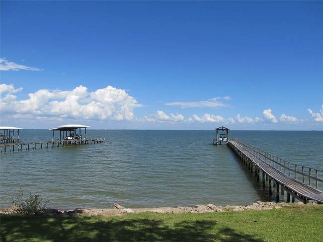 Building Photo - 3 Avenue E