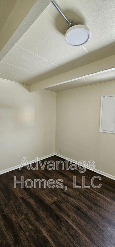 Building Photo - 820 N 70th St