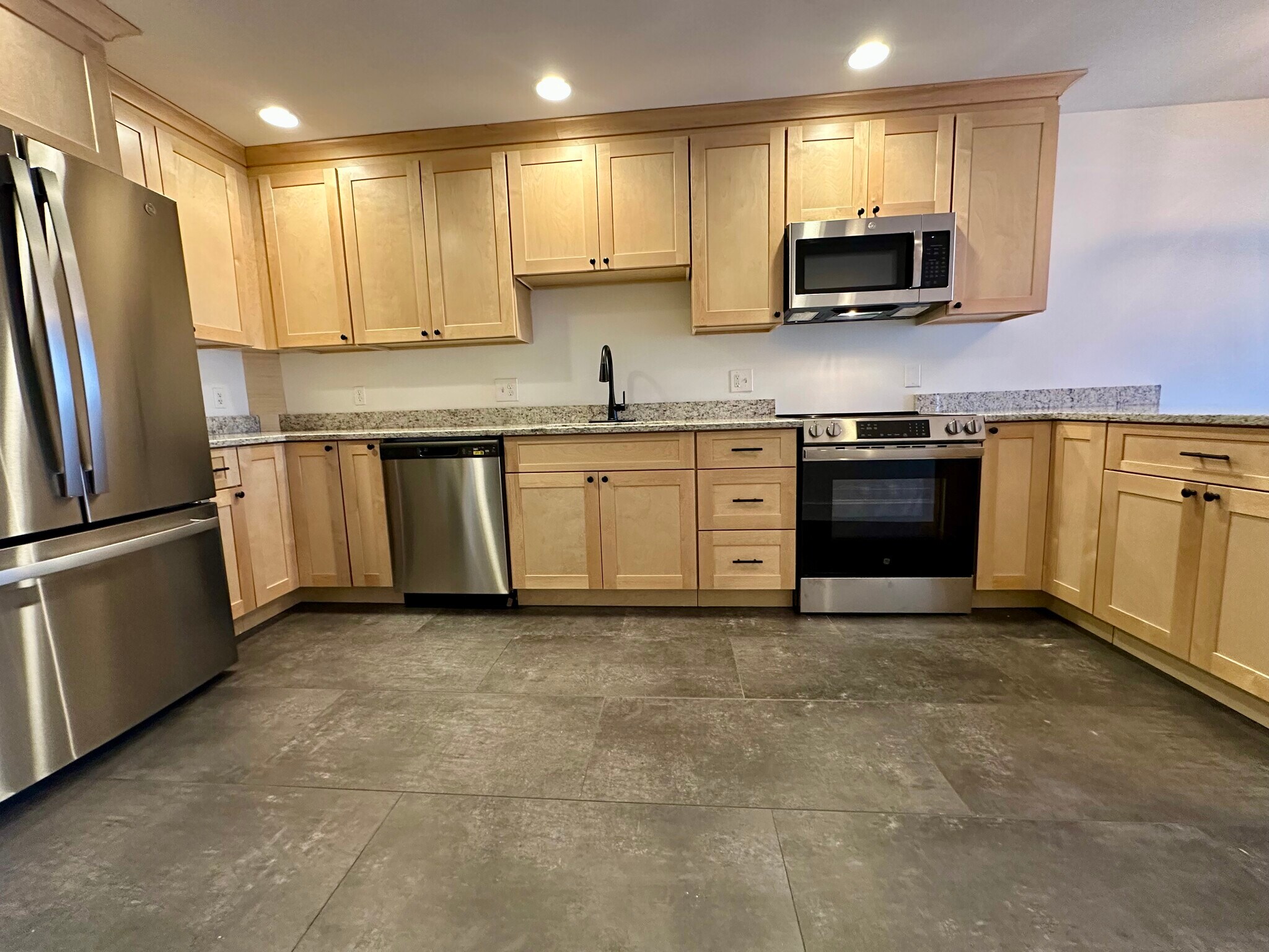 Building Photo - 1 Walnut St