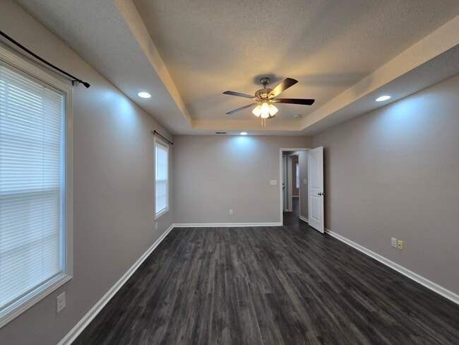 Building Photo - 810 Slidingrock Ln