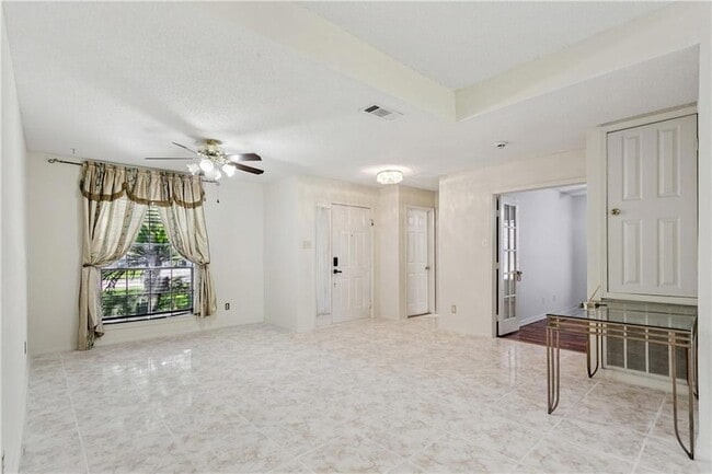 Building Photo - 1705 Kings Row