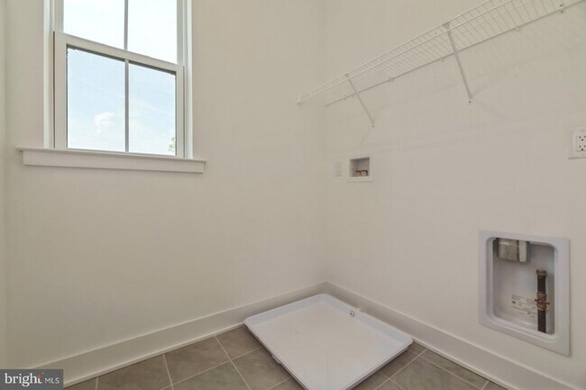 Building Photo - 2107 Donatello Dr