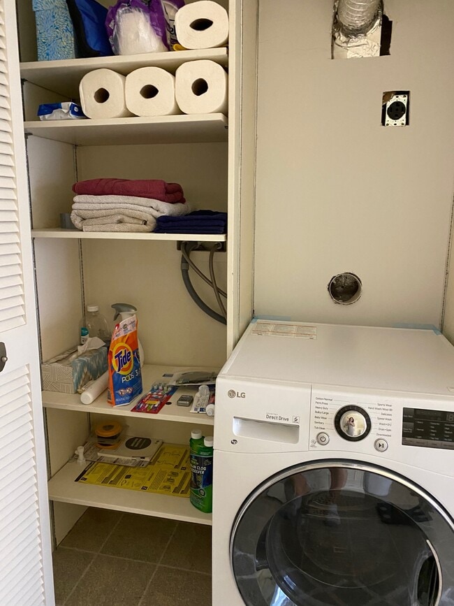 Washer/Dryer - 273 Bowen St