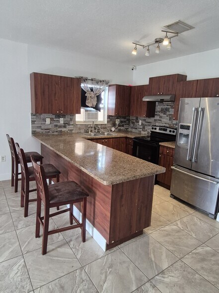 Building Photo - 448 NW 4th Ave