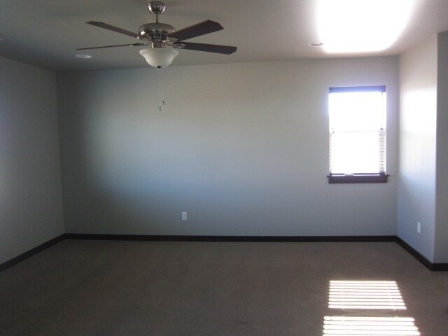 Building Photo - 1906 Leeward Ct