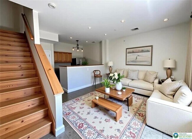 Building Photo - 147 S 4th St