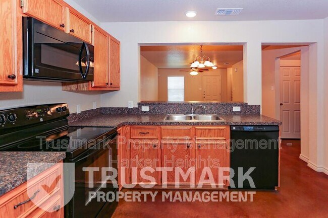 Building Photo - 101 Kings Ct