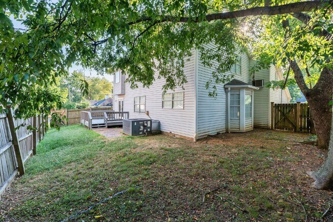 Building Photo - 348 N Birchwood Dr