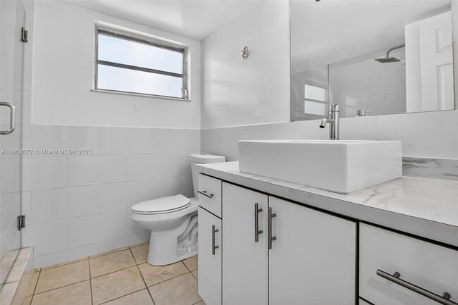 Building Photo - 500 NE 26th St