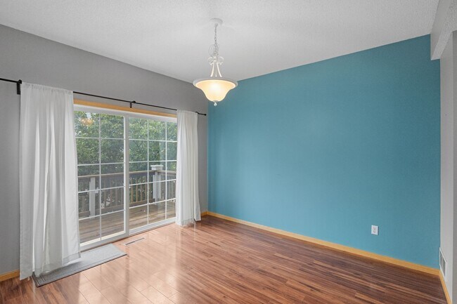 Building Photo - 207 Christenson Way NE