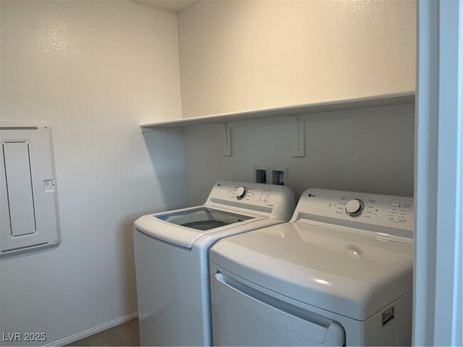 Building Photo - 9693 Biedler Ct