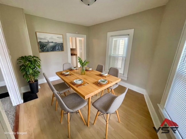 Building Photo - Spacious 3Bd; 1Ba Single Family Home