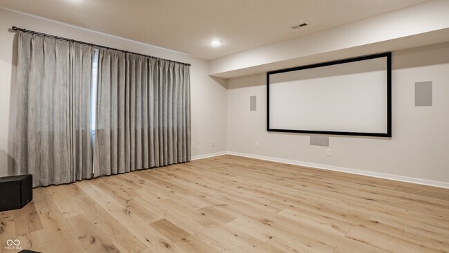 Building Photo - 15600 Woodford Dr