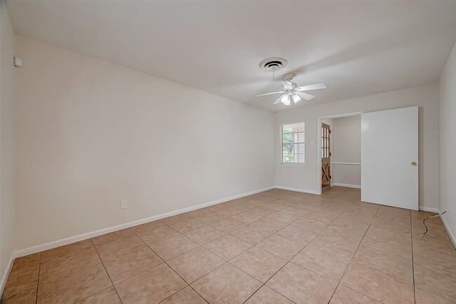 Building Photo - 5711 Braesvalley Dr