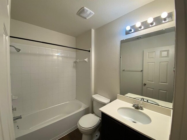 Building Photo - 307 Camellia Dr