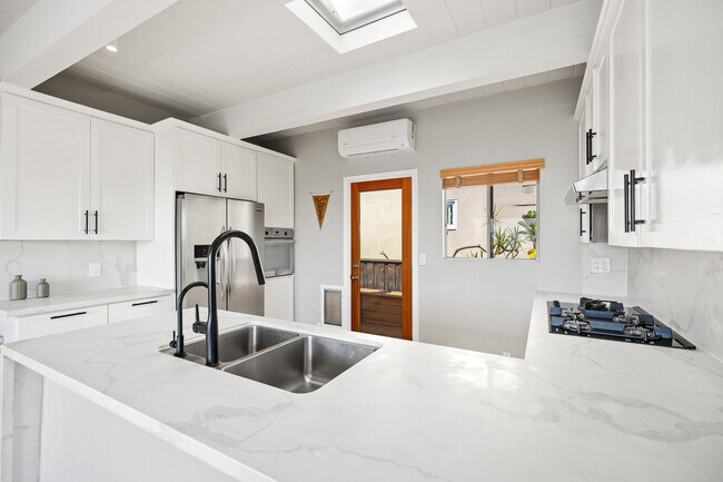 Building Photo - 31888 Hillside Ln